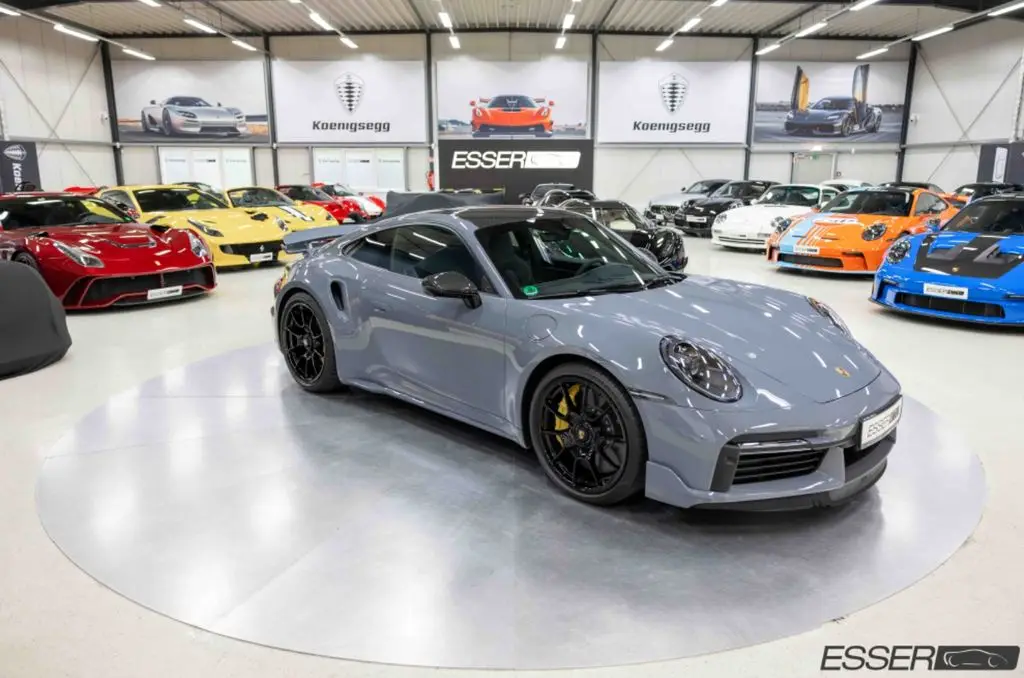 Photo 1 : Porsche 992 2023 Essence