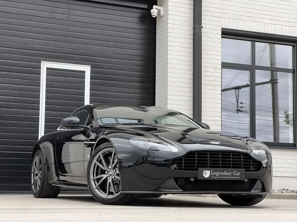 Photo 1 : Aston Martin V8 2016 Essence