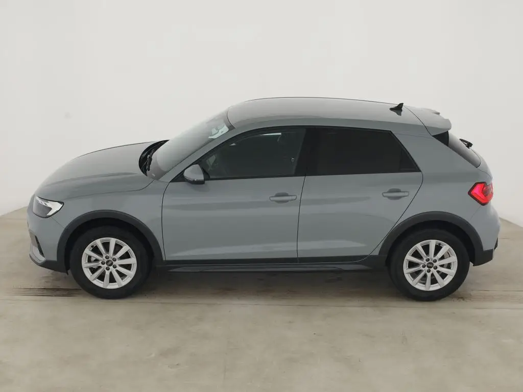 Photo 1 : Audi A1 2023 Petrol