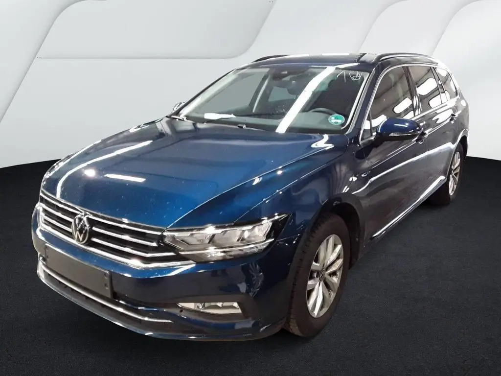 Photo 1 : Volkswagen Passat 2023 Petrol