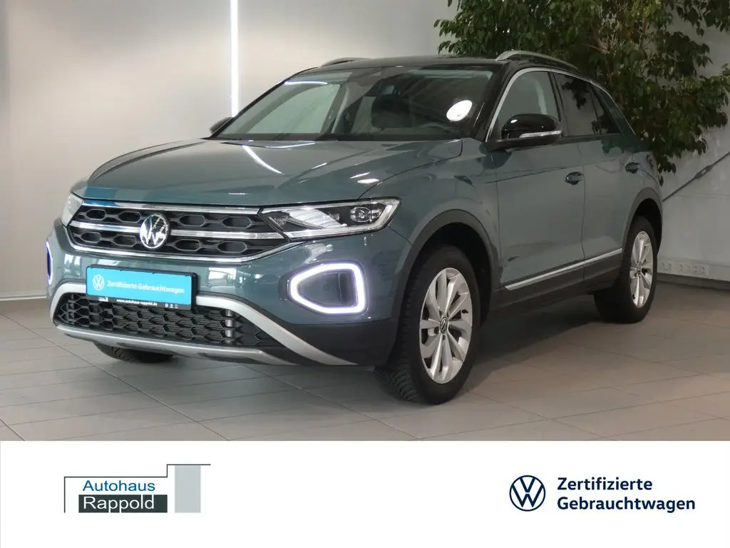 Photo 1 : Volkswagen T-roc 2023 Essence