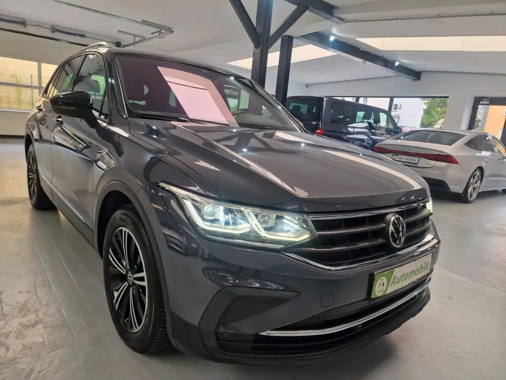 Photo 1 : Volkswagen Tiguan 2021 Petrol