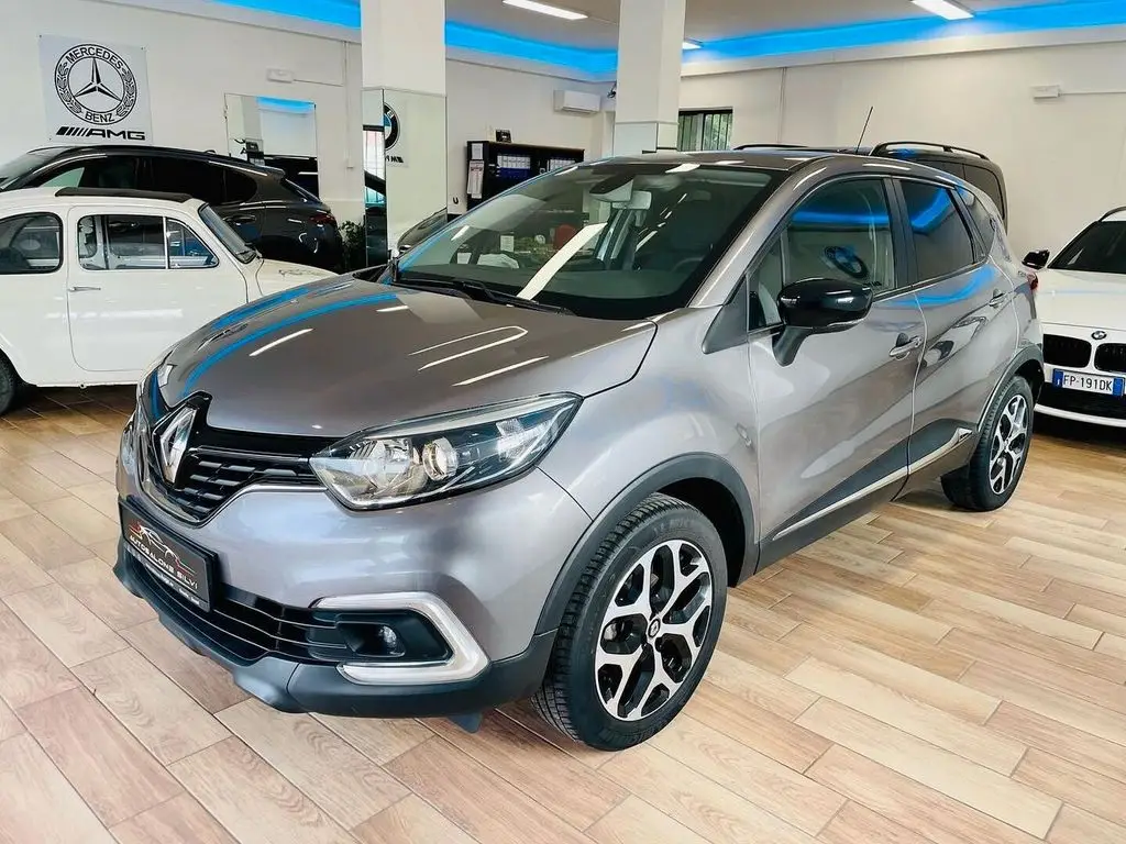 Photo 1 : Renault Captur 2018 Essence