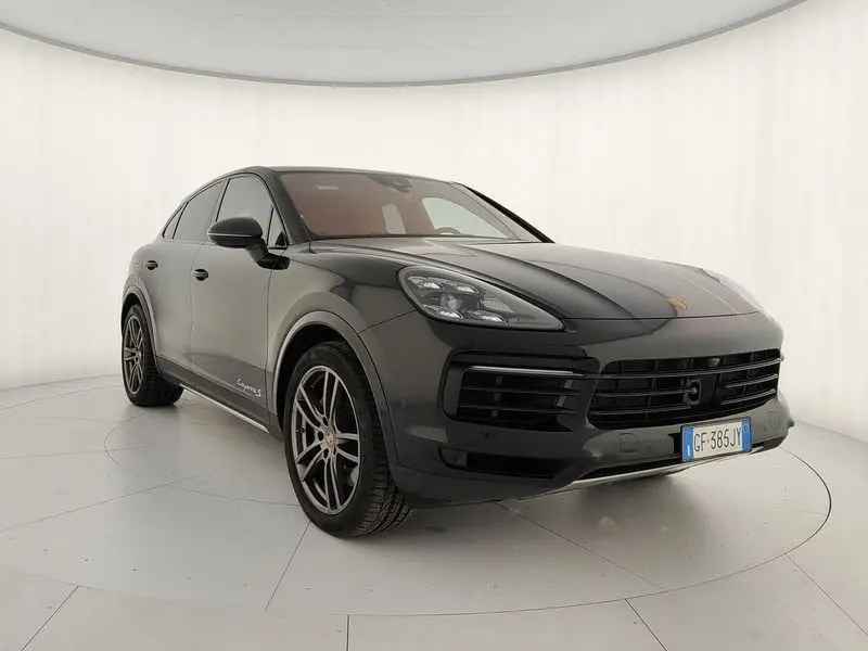 Photo 1 : Porsche Cayenne 2021 Essence