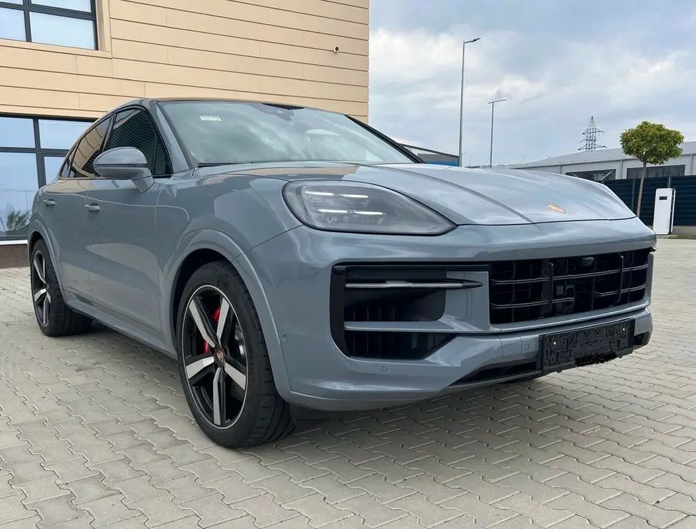 Photo 1 : Porsche Cayenne 2024 Essence