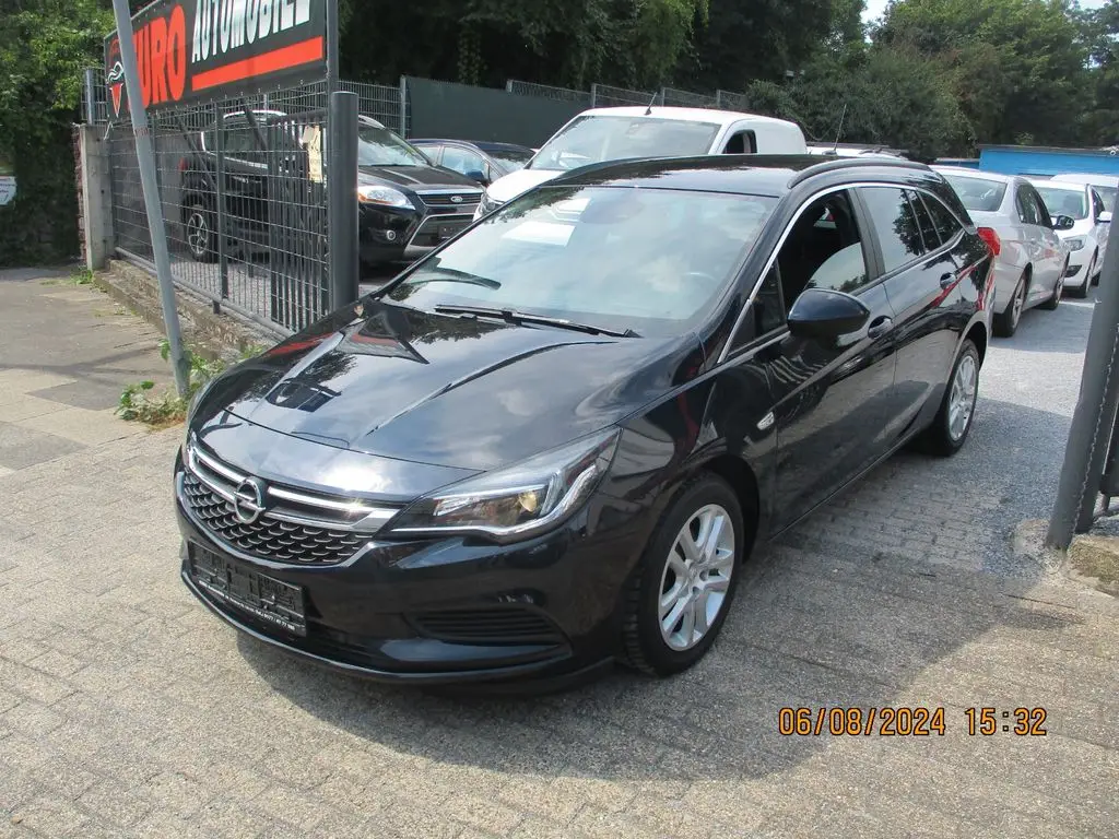 Photo 1 : Opel Astra 2018 Petrol