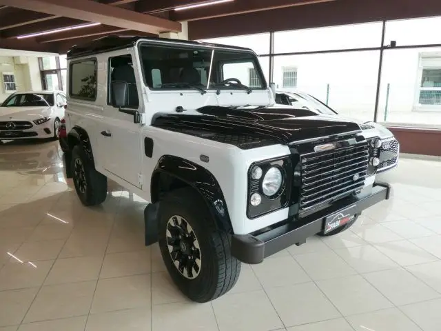 Photo 1 : Land Rover Defender 2015 Diesel