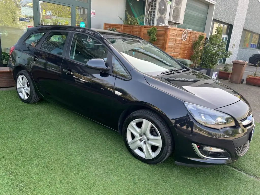 Photo 1 : Opel Astra 2015 LPG