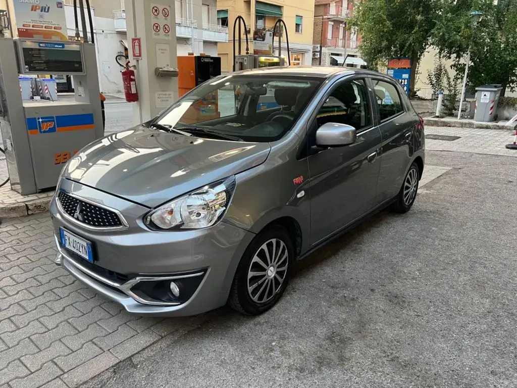 Photo 1 : Mitsubishi Space Star 2019 Petrol