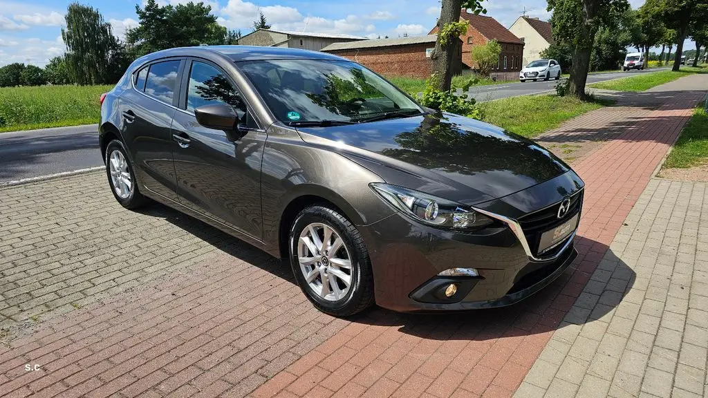 Photo 1 : Mazda 3 2015 Petrol