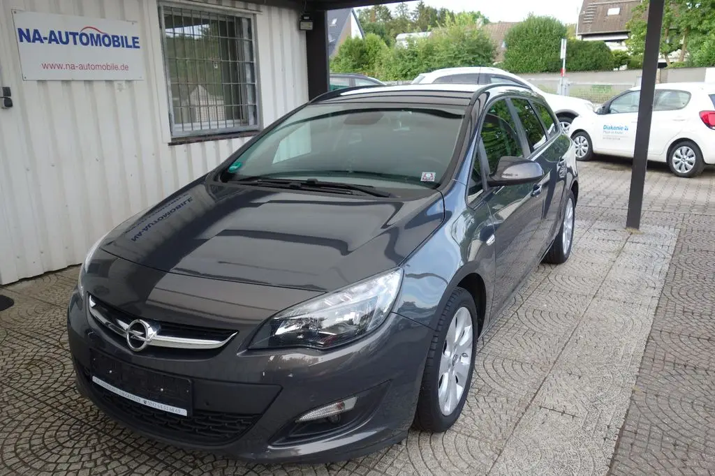 Photo 1 : Opel Astra 2015 Petrol