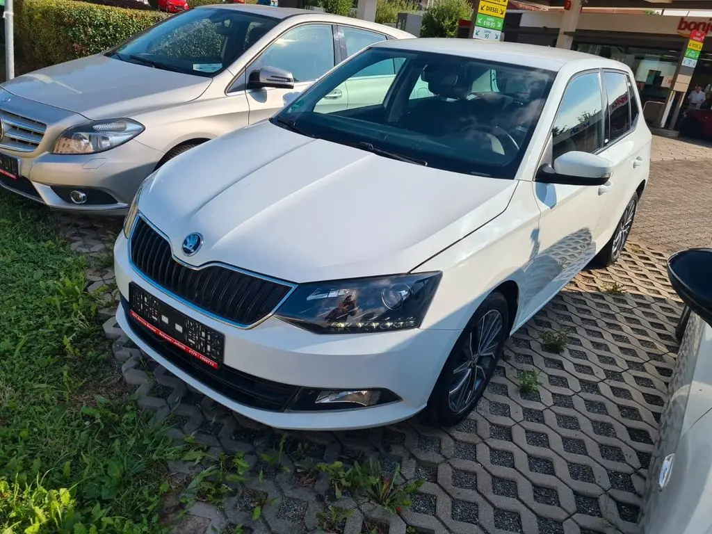 Photo 1 : Skoda Fabia 2015 Petrol