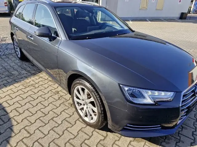 Photo 1 : Audi A4 2016 Petrol