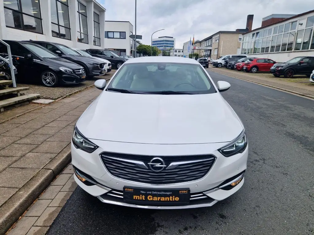 Photo 1 : Opel Insignia 2018 Essence