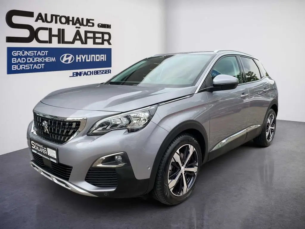 Photo 1 : Peugeot 3008 2018 Petrol