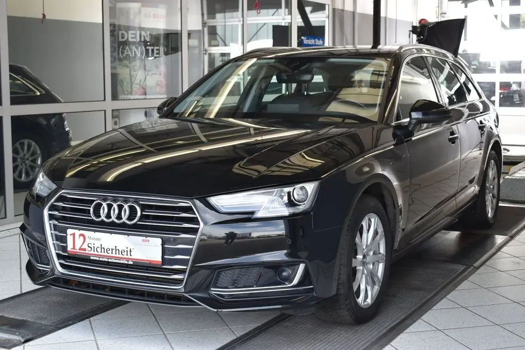 Photo 1 : Audi A4 2019 Petrol