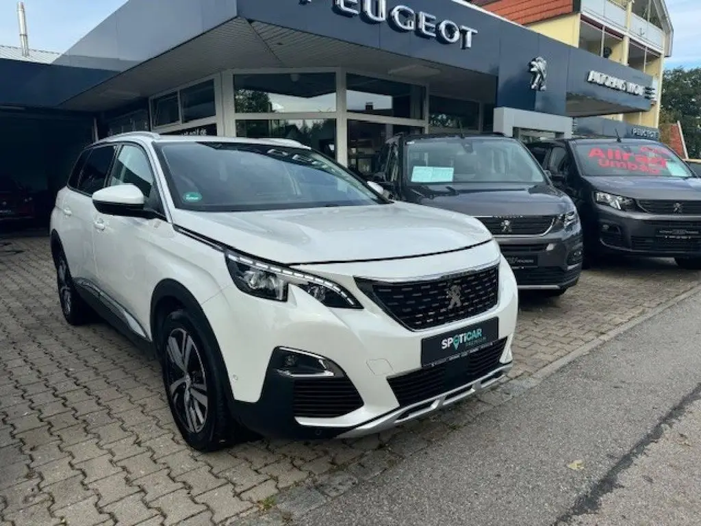 Photo 1 : Peugeot 5008 2020 Diesel