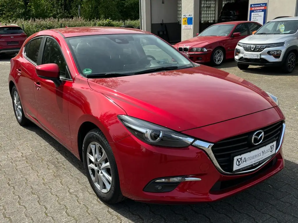 Photo 1 : Mazda 3 2017 Petrol