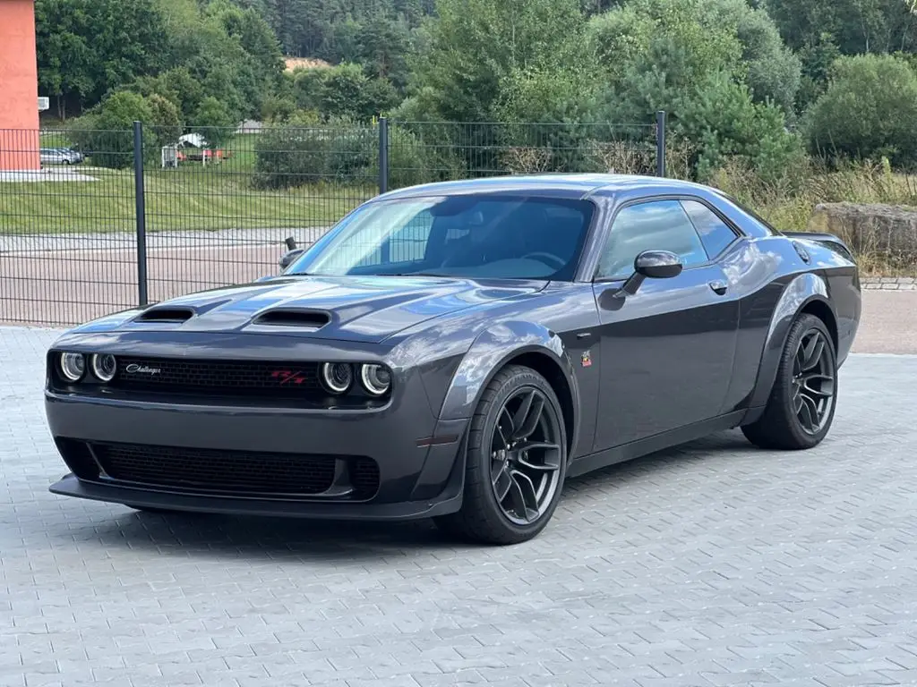 Photo 1 : Dodge Challenger 2022 Essence