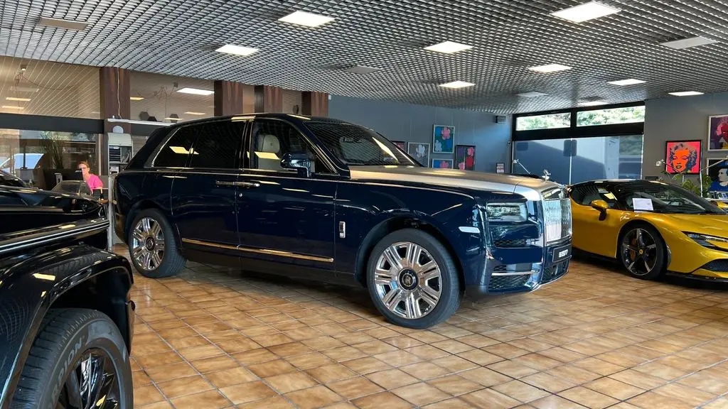 Photo 1 : Rolls-royce Cullinan 2023 Essence