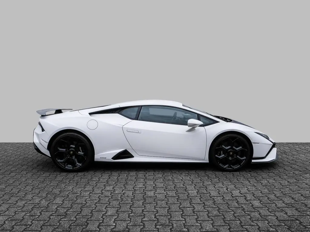 Photo 1 : Lamborghini Huracan 2023 Essence