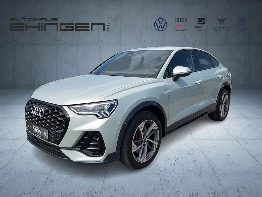 Photo 1 : Audi Q3 2021 Essence