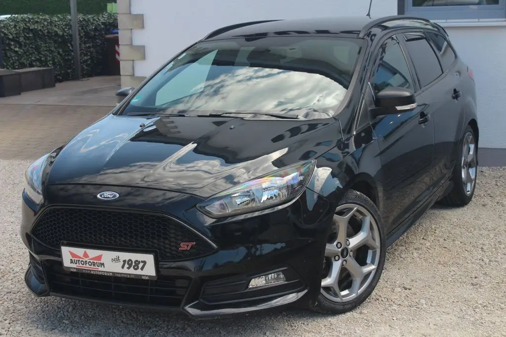 Photo 1 : Ford Focus 2017 Petrol