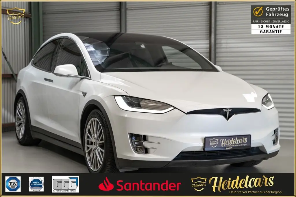 Photo 1 : Tesla Model X 2020 Non renseigné