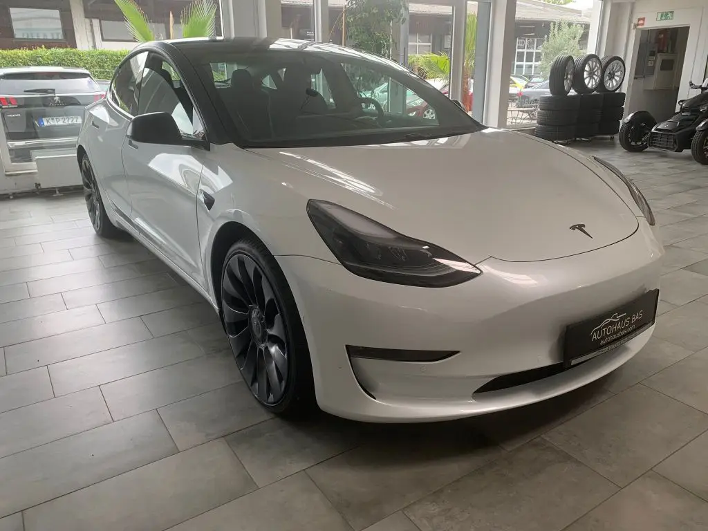 Photo 1 : Tesla Model 3 2021 Non renseigné