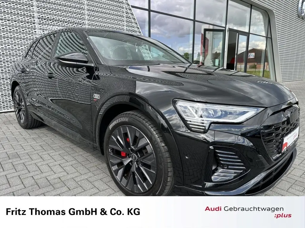 Photo 1 : Audi Q8 2023 Non renseigné