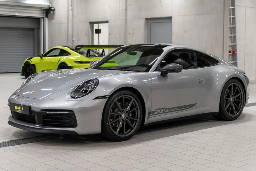 Photo 1 : Porsche 992 2023 Essence