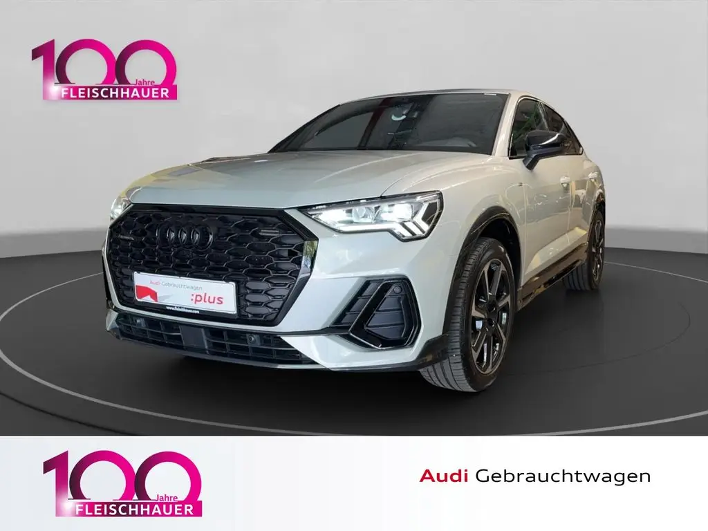 Photo 1 : Audi Q3 2021 Petrol