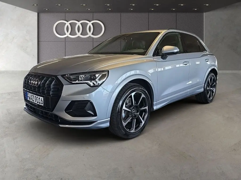 Photo 1 : Audi Q3 2024 Essence