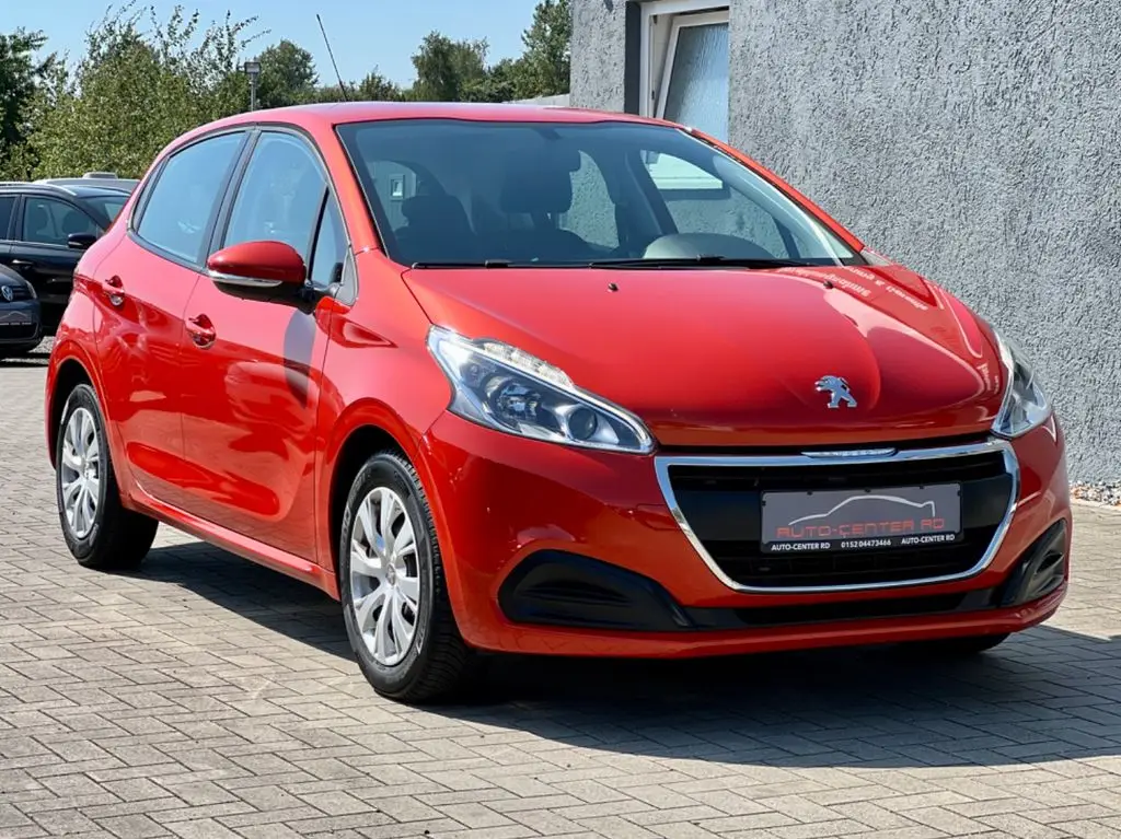 Photo 1 : Peugeot 208 2016 Essence