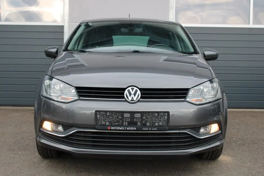 Photo 1 : Volkswagen Polo 2015 Petrol