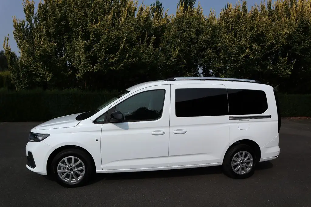 Photo 1 : Ford Grand Tourneo 2024 Diesel