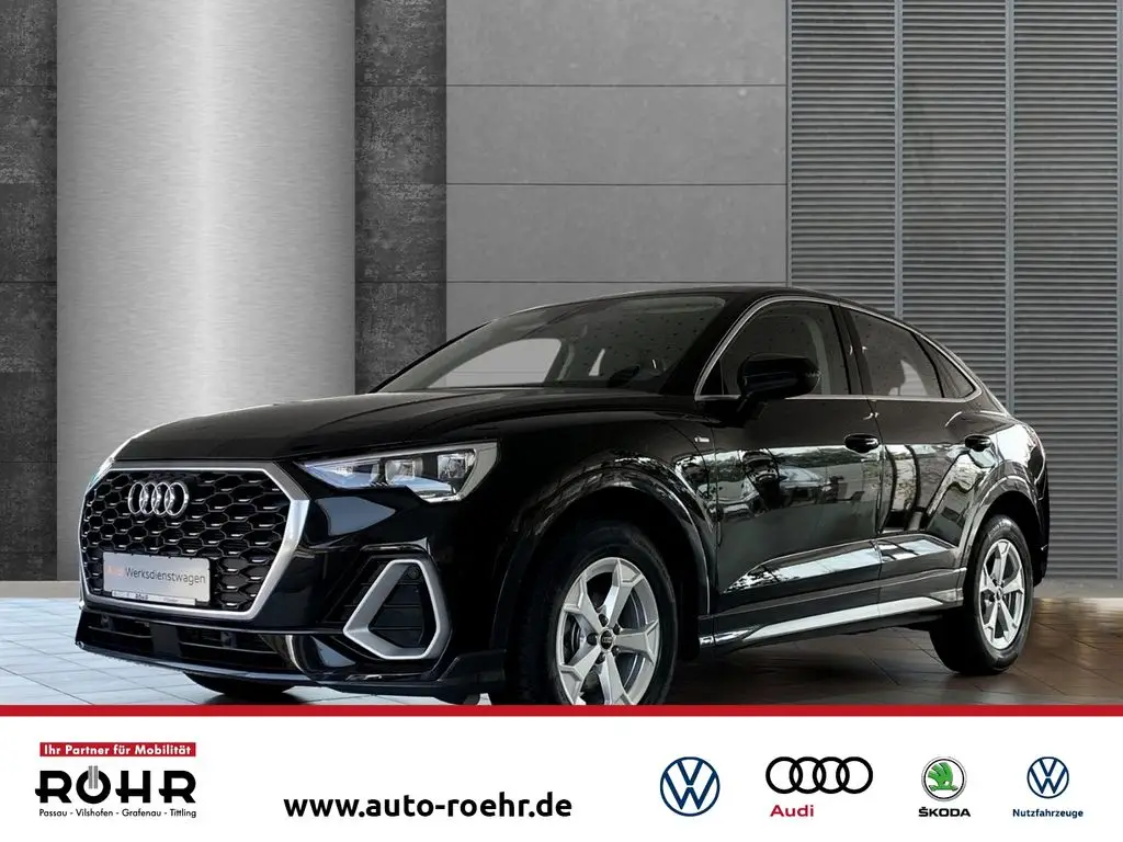 Photo 1 : Audi Q3 2024 Diesel