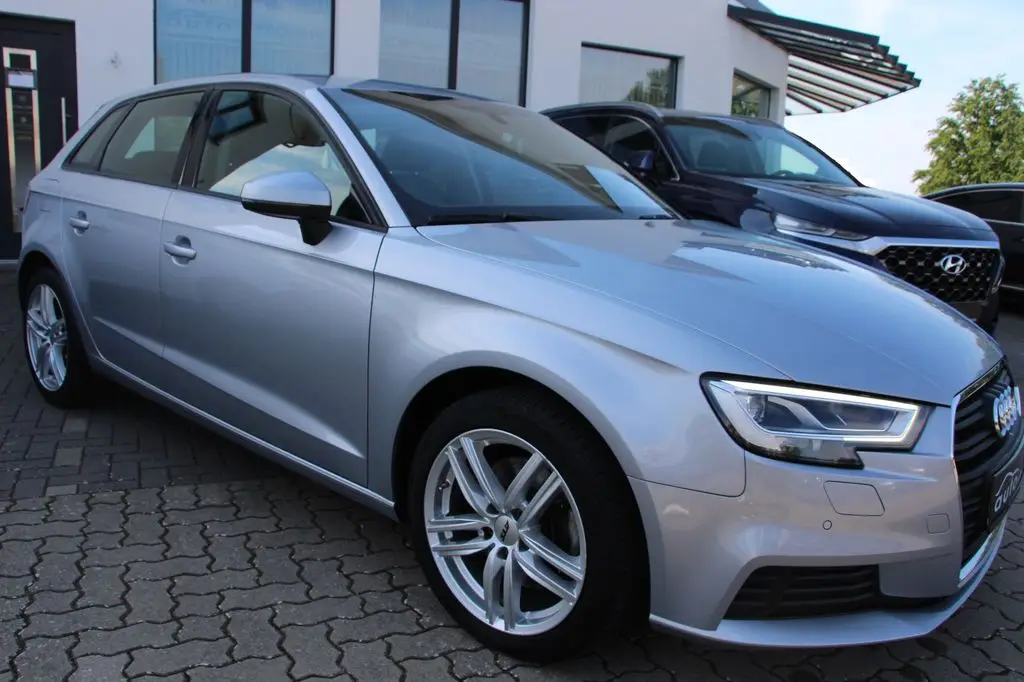 Photo 1 : Audi A3 2020 Diesel