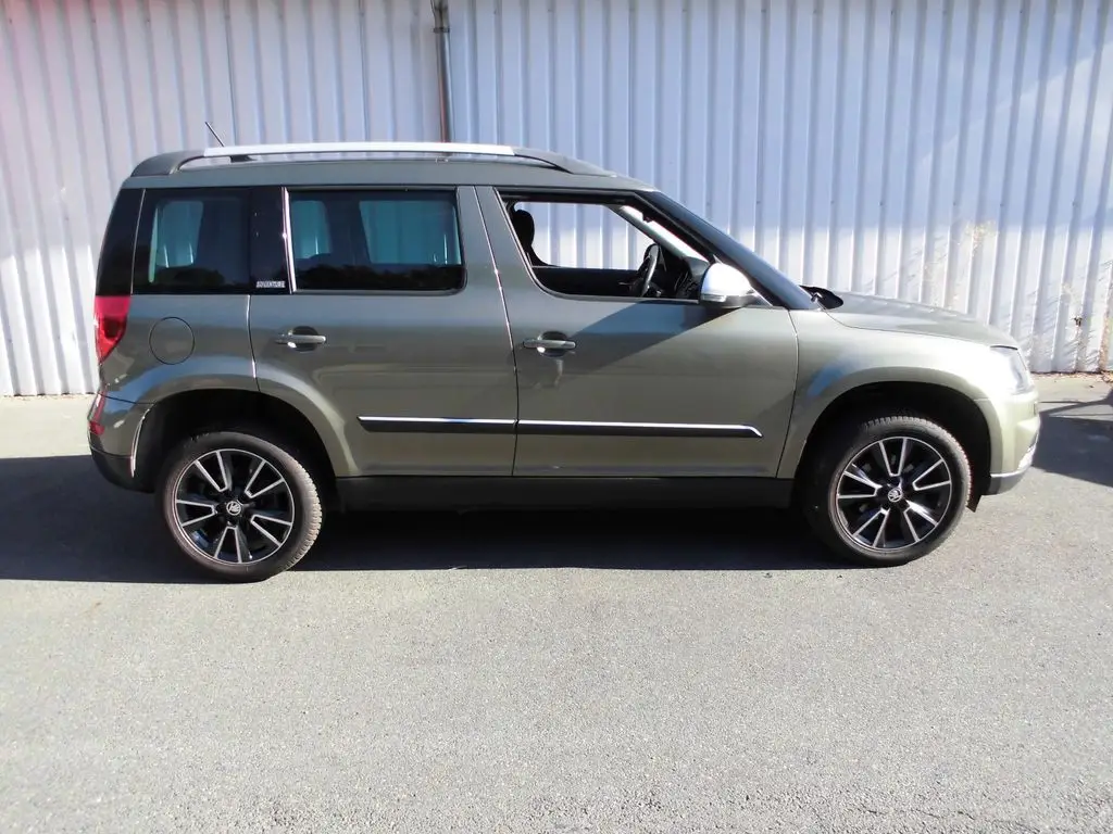 Photo 1 : Skoda Yeti 2015 Petrol