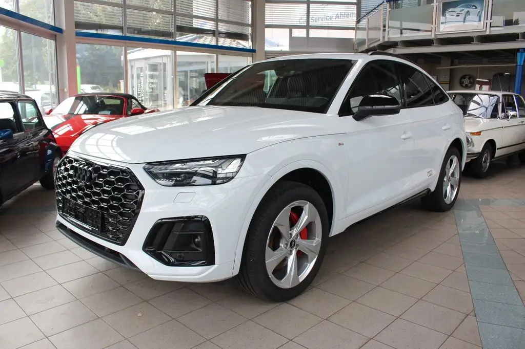 Photo 1 : Audi Q5 2021 Hybride