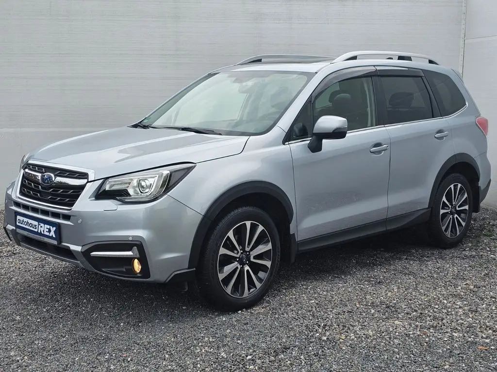 Photo 1 : Subaru Forester 2017 Essence