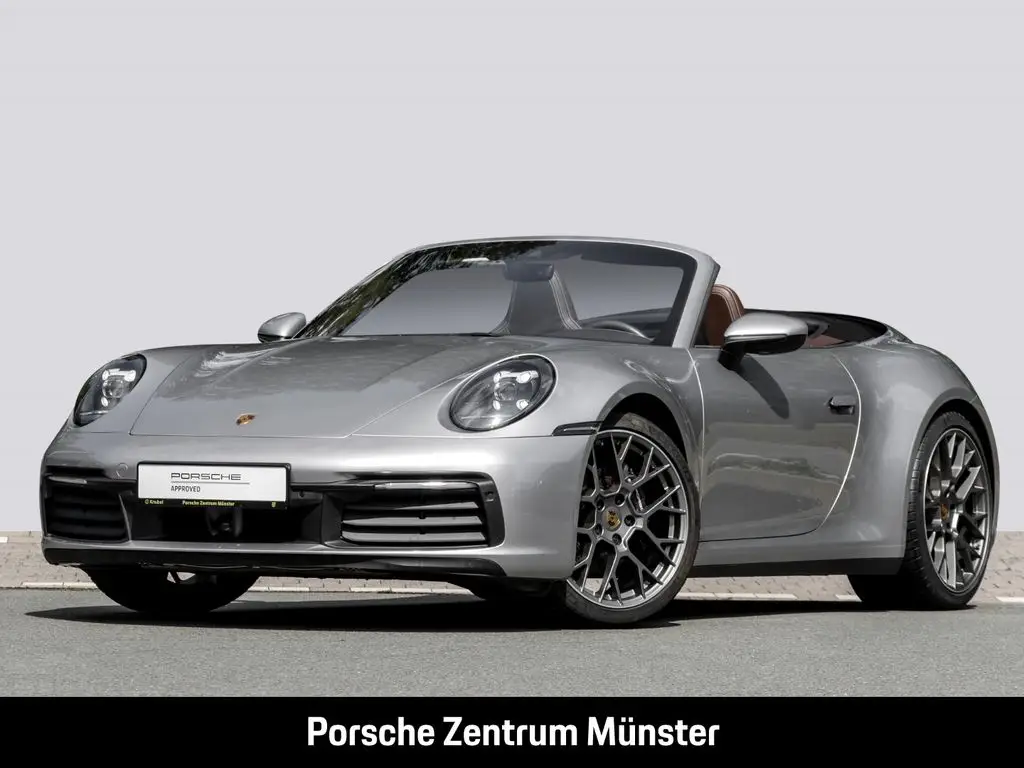 Photo 1 : Porsche 992 2022 Essence