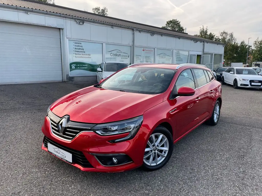 Photo 1 : Renault Megane 2017 Essence