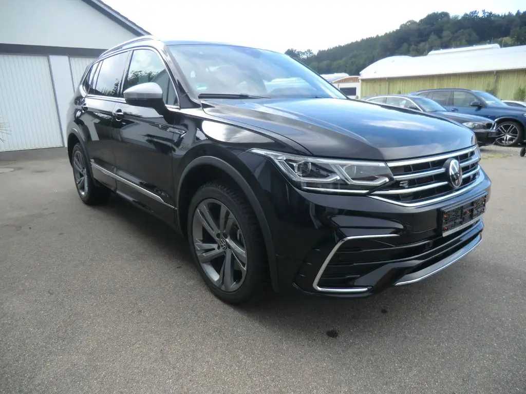 Photo 1 : Volkswagen Tiguan 2024 Petrol