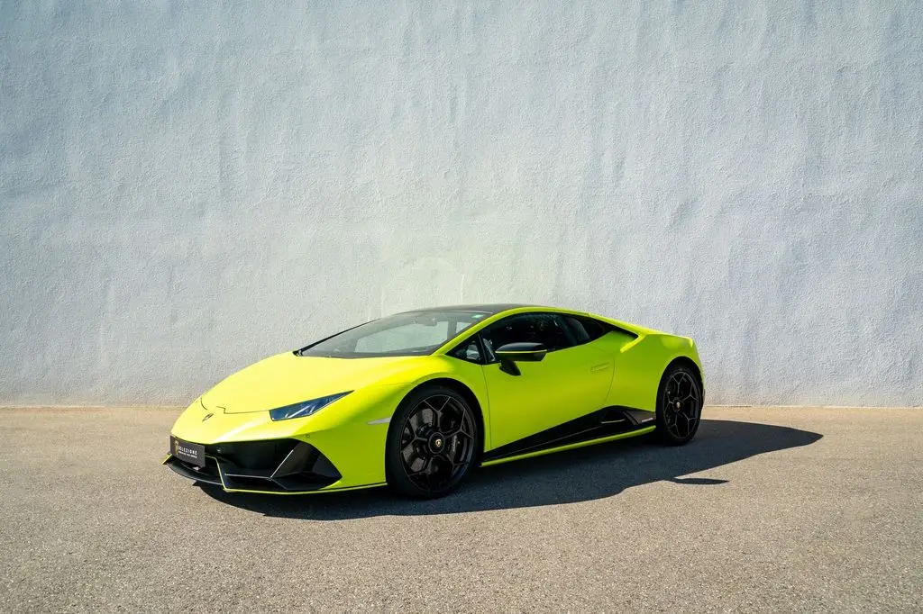 Photo 1 : Lamborghini Huracan 2021 Essence