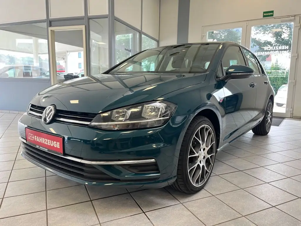 Photo 1 : Volkswagen Golf 2017 Petrol