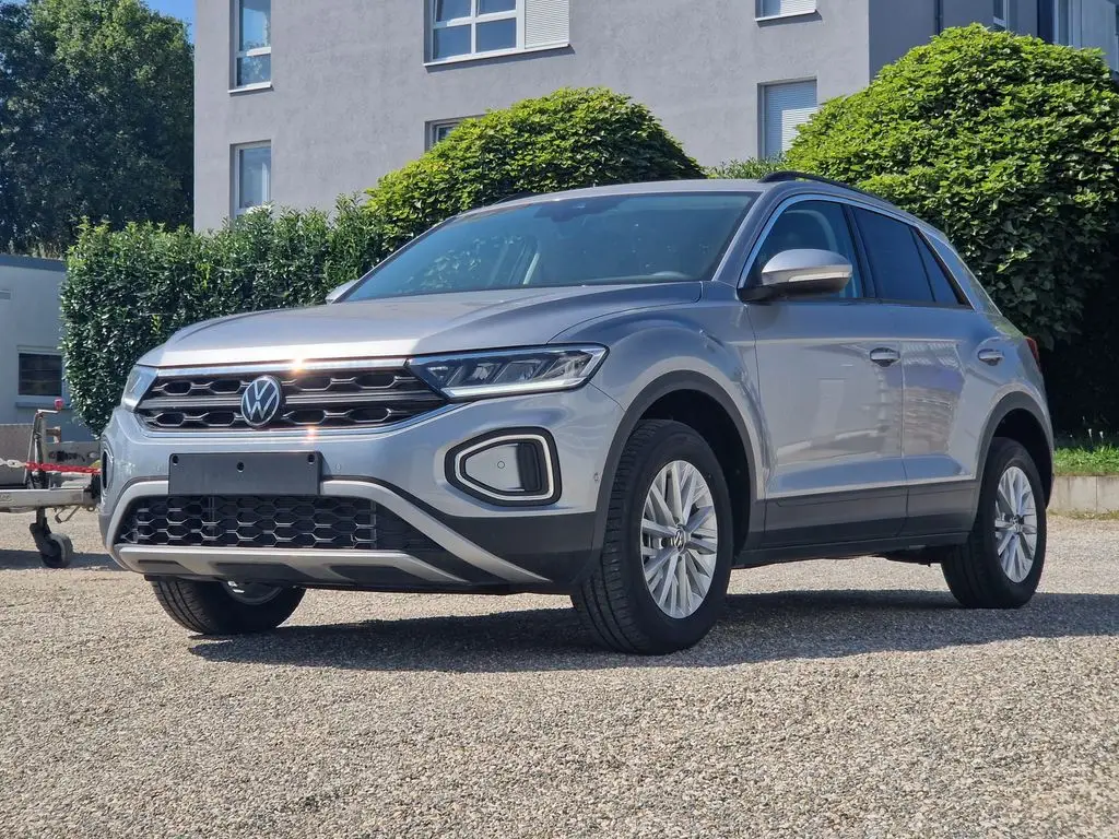 Photo 1 : Volkswagen T-roc 2022 Essence