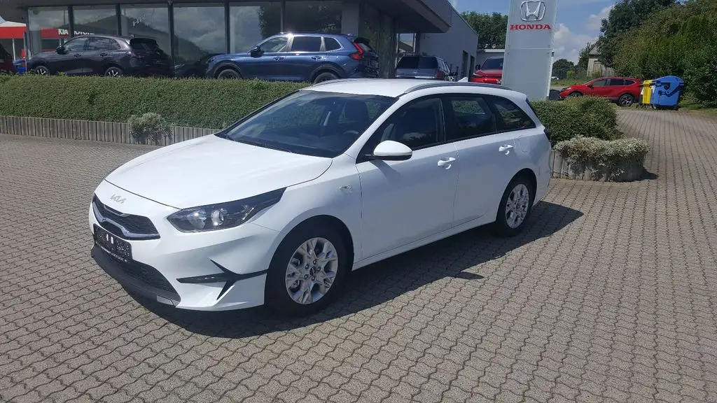 Photo 1 : Kia Ceed 2024 Petrol