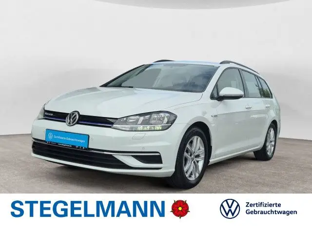 Photo 1 : Volkswagen Golf 2020 Petrol