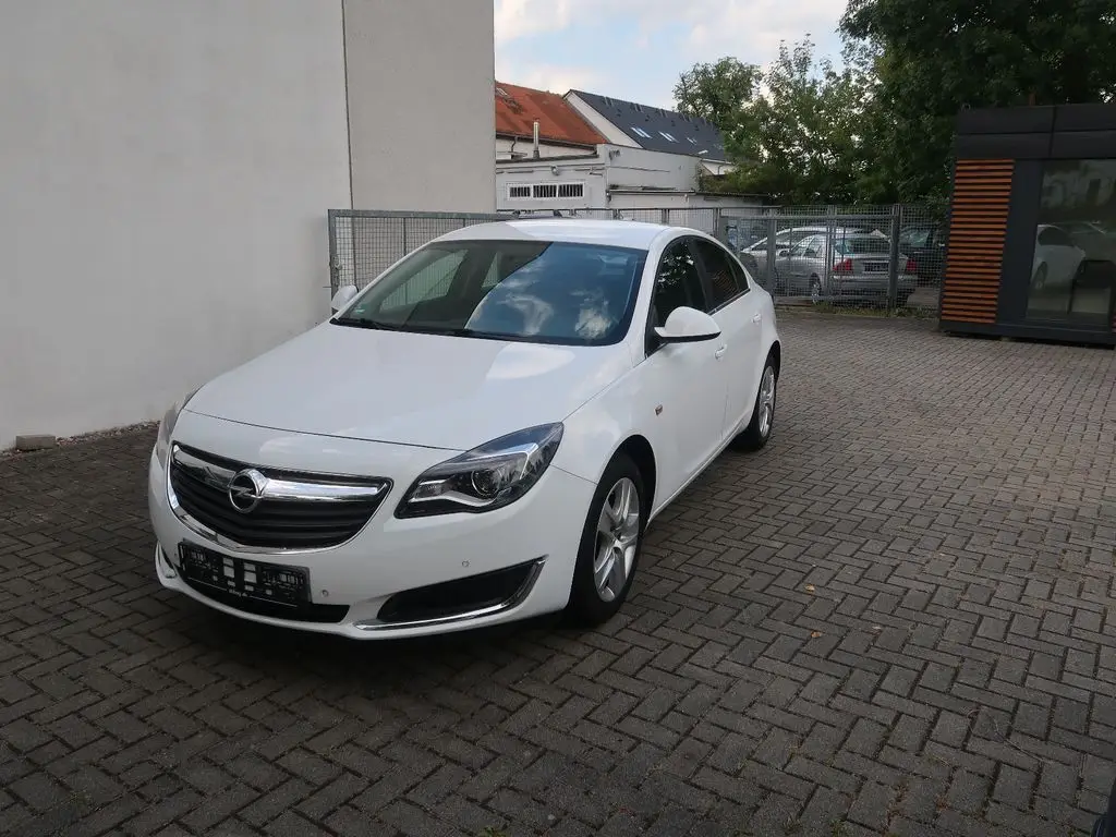 Photo 1 : Opel Insignia 2017 Essence